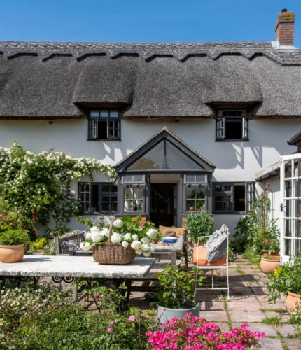 New Forest Escapes - Thatched Hat Cottage
