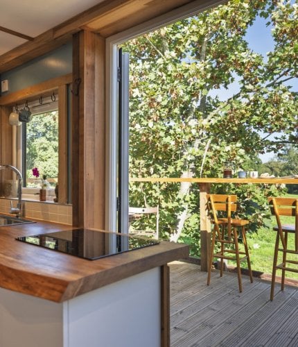 New Forest Escapes - The Honey Hideaway